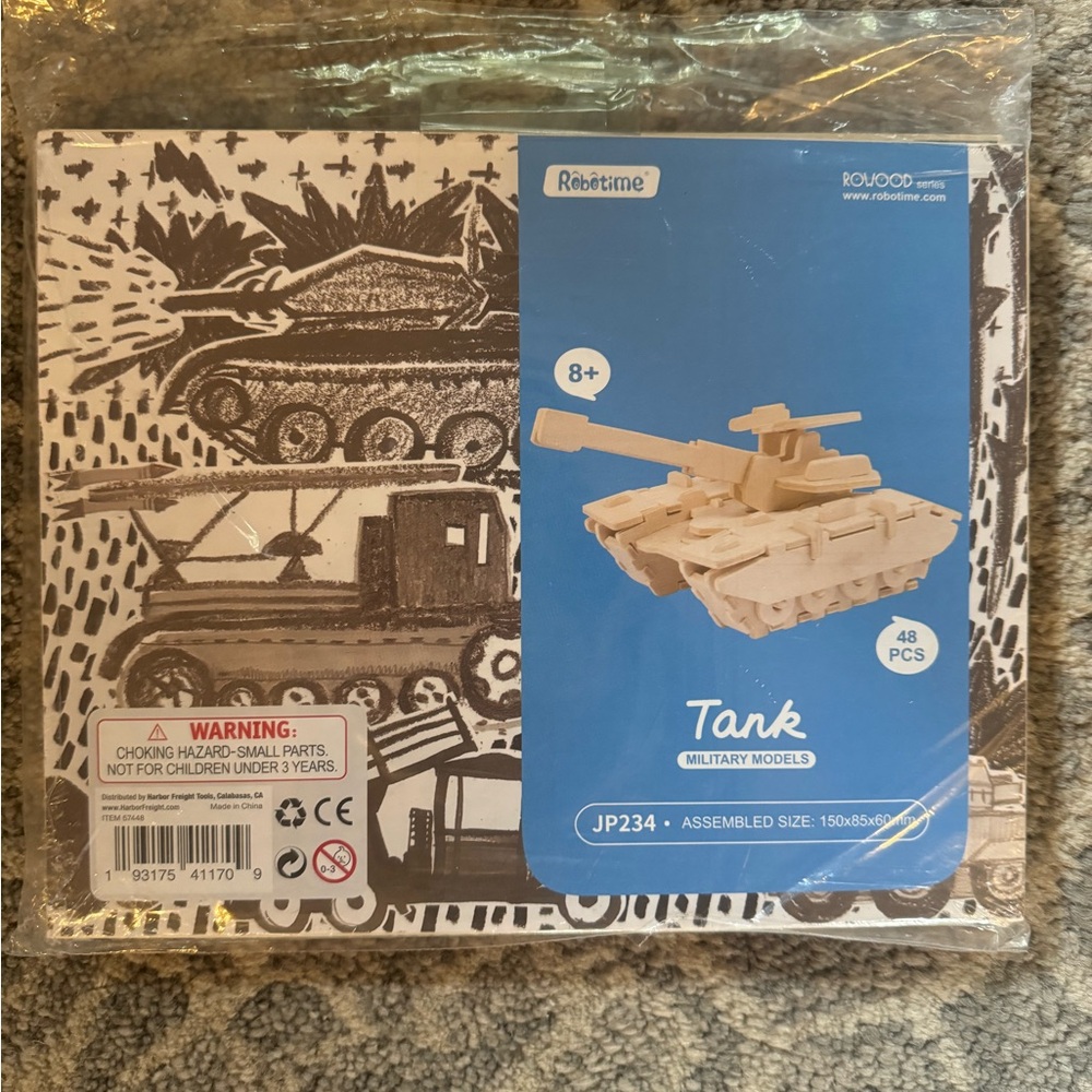 NEW!! Wooden tank military model kit